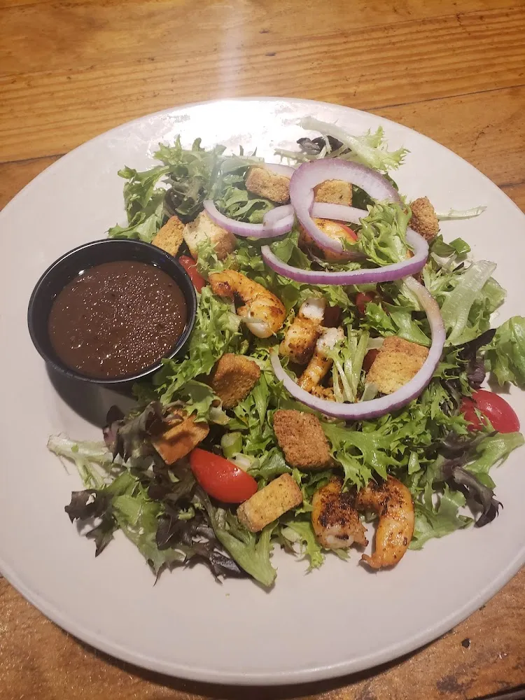 Grilled Shrimp Salad with Balsamic Vinegarette
